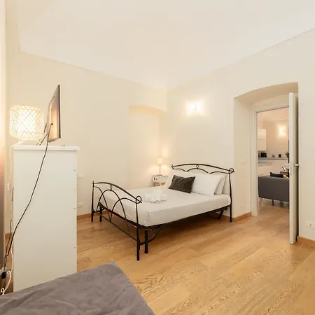 B-homy - Palazzo Reale *